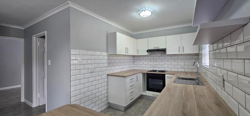 2 Bedroom Property for Sale in Middedorp Western Cape